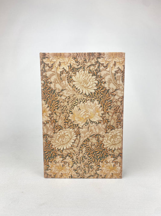 Boklåda blommönstrad