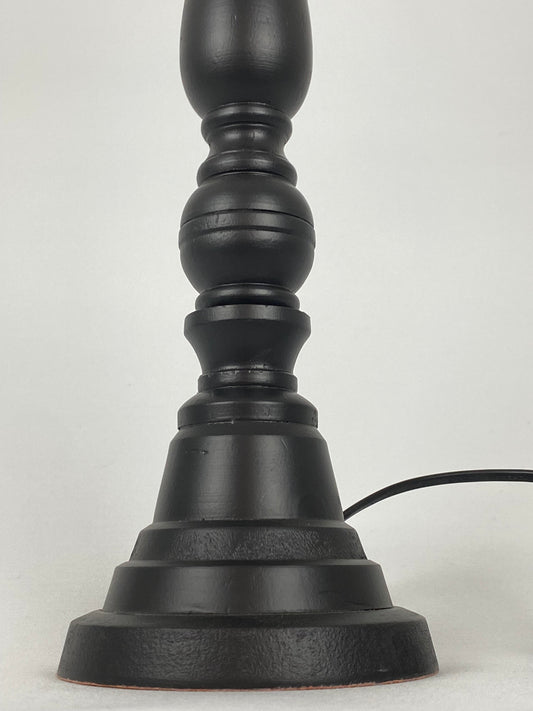 Lampfot svart trä