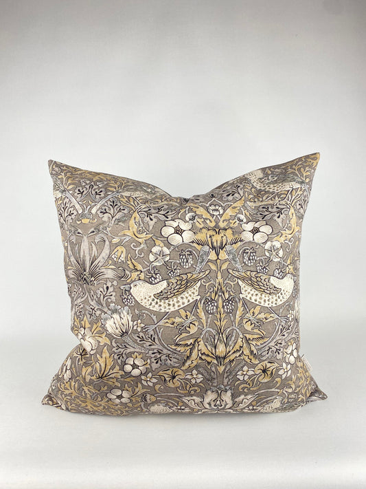 Kuddfodral William Morris Strawberry Thief grå
