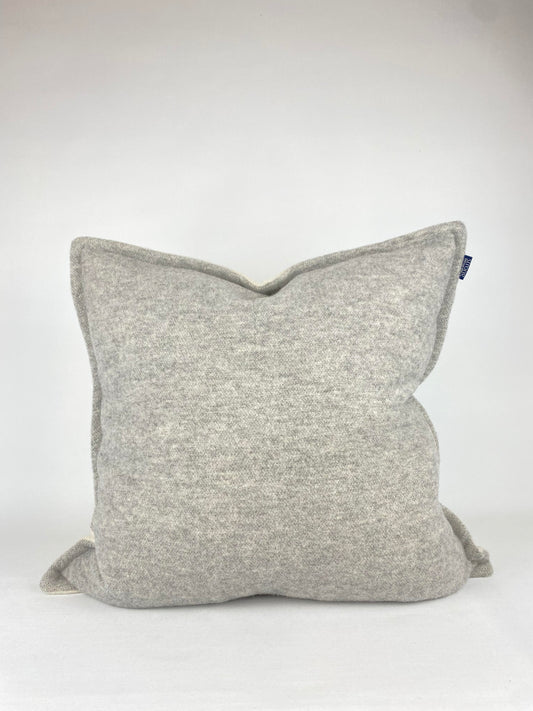 Kuddfodral lammull grå/cremevit