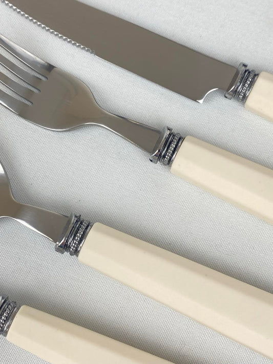 Bestickset 24 delar gräddvitt