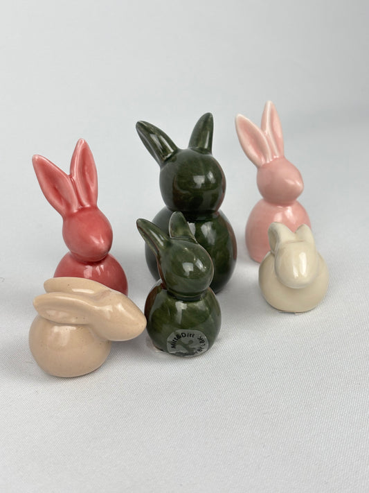 Dekorationsharar i stengods - olika storlekar och färger