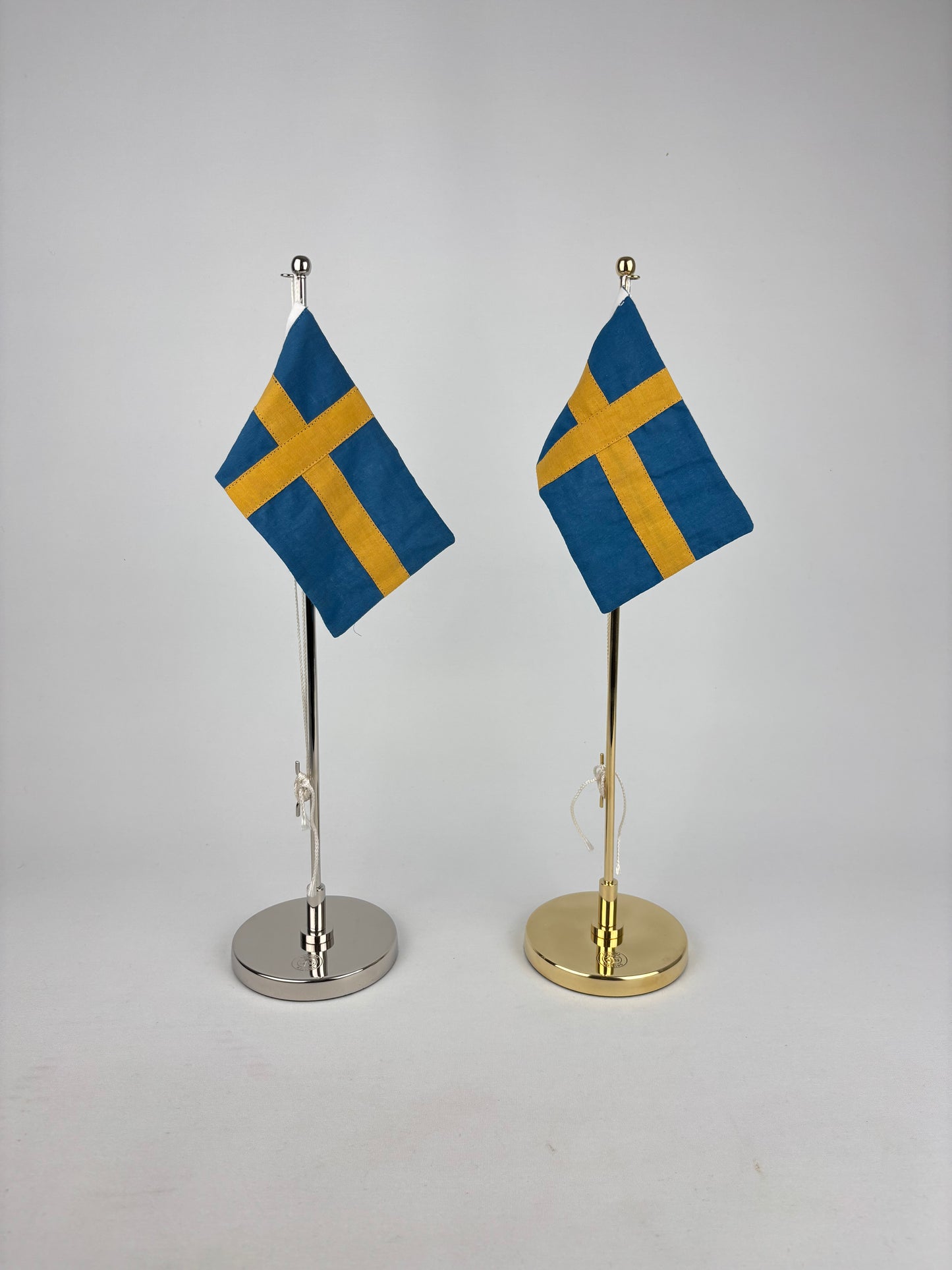 Bordsflagga nickelpläterad mässing - Gusums Messing